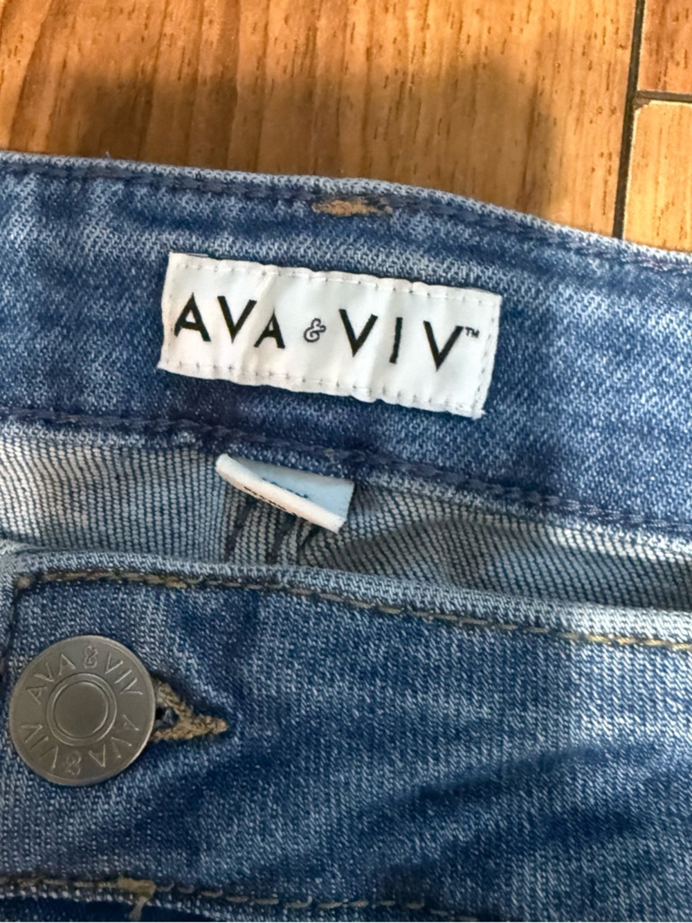 Ava & Viv Men's Relaxed Light Blue Distressed Jeans - Picture 4 of 9